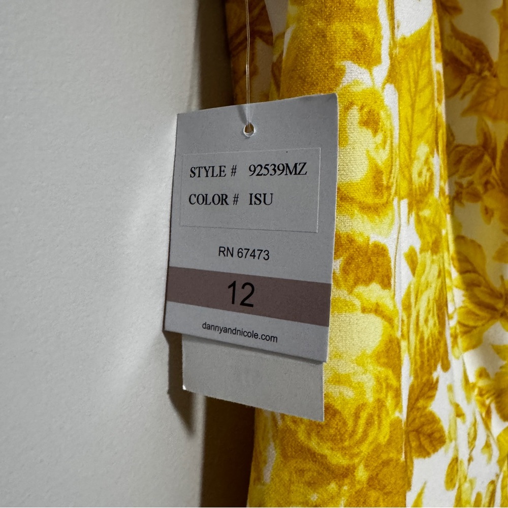 danny and nicole | Yellow and White Sleeveless, Floral Dress (Size 12) - Picture 8 of 9